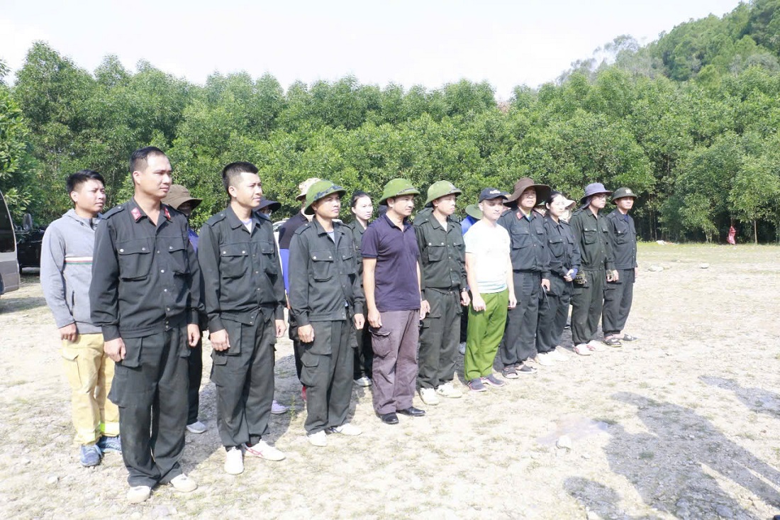 Đồng chí Đại tá Trần Hồng Quang, Phó Bí thư Đảng ủy, Phó Giám đốc Công an tỉnh kiểm tra tại Trường bắn Hưng Yên Nam, huyện Hưng Nguyên 