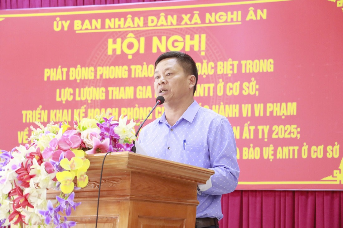 Đồng chí Nguyễn Trọng Biên, Phó Chủ tịch UBND xã Nghi Ân thông qua kế hoạch phòng, chống các hành vi vi phạm về pháo