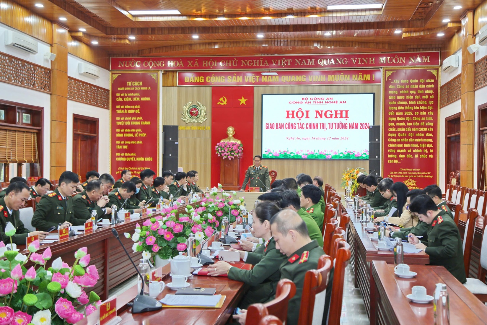 Toàn cảnh Hội nghị