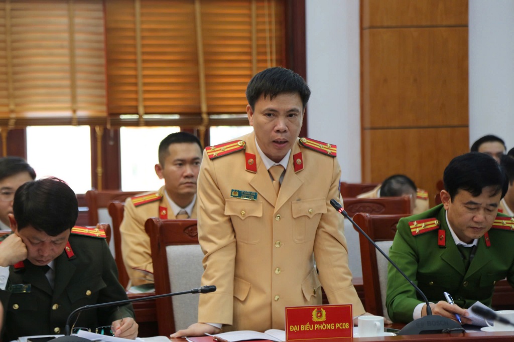 Lãnh đạo Phòng CSGT đã thông qua báo cáo tóm tắt các nội dung liên quan đến công tác bảo đảm TTATGT