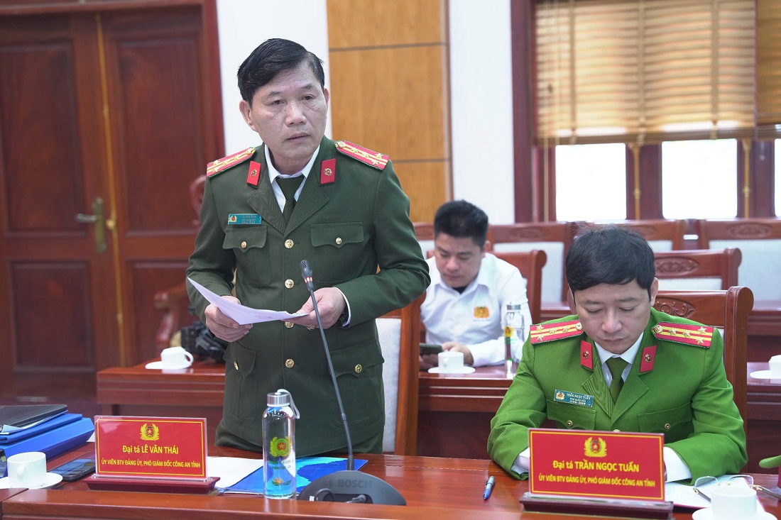 Đồng chí Đại tá Lê Văn Thái, Phó Giám đốc Công an tỉnh phát biểu
