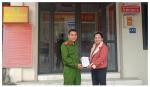 Công an xã giúp người dân nhận lại 100 triệu đồng do chuyển khoản nhầm