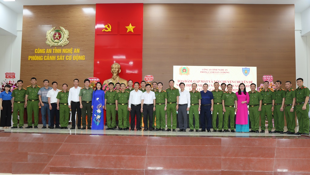 Tọa đàm kỷ niệm 51 năm Ngày truyền thống lực lượng Cảnh sát cơ động