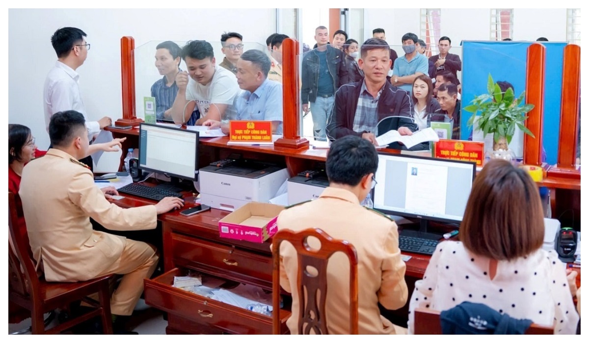 Cảnh giác lừa đảo yêu cầu cập nhật giấy chứng nhận đăng kiểm trên VneID