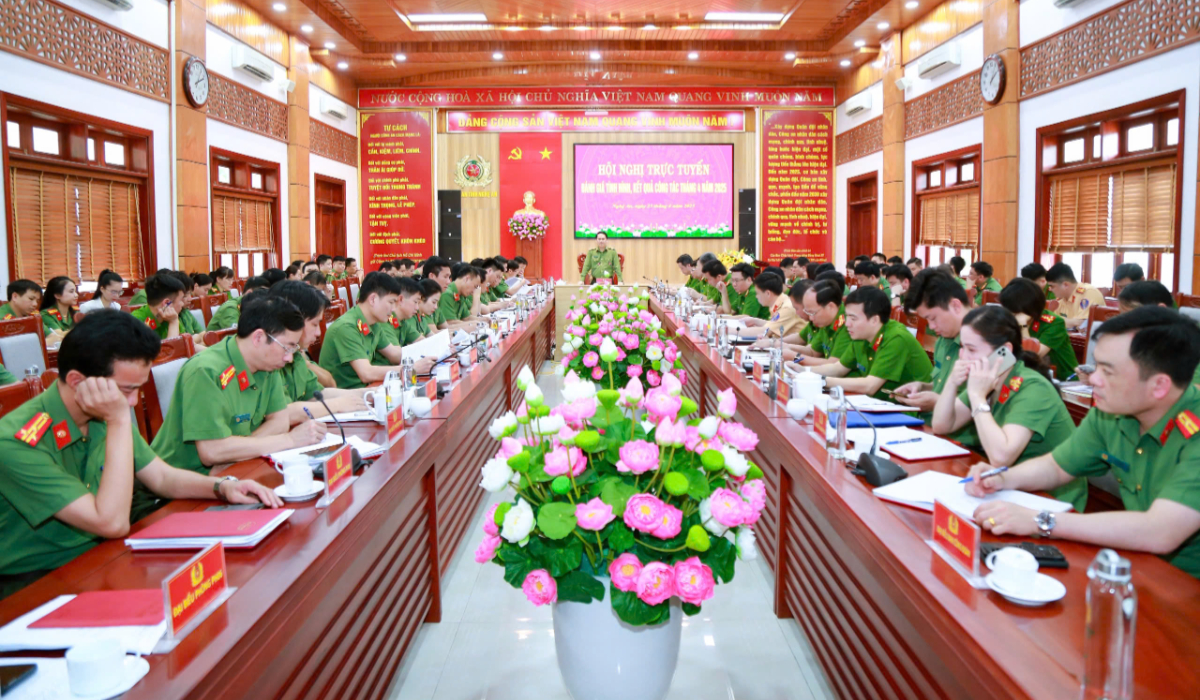 Giao ban đánh giá tình hình, kết quả công tác tháng 4/2025