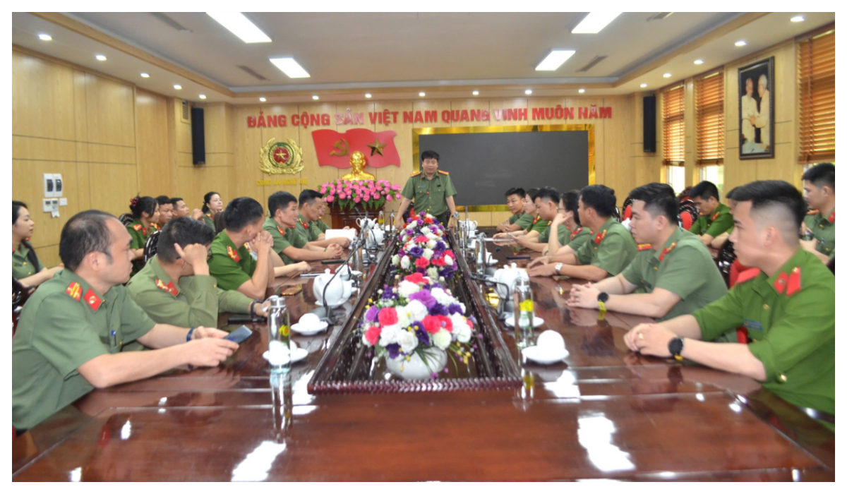 Công an Nghệ An: Gặp mặt các vận động viên tham gia giải chạy 