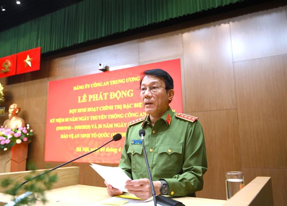 Đồng chí Đại tướng Lương Tam Quang, Ủy viên Bộ Chính trị, Bộ trưởng Bộ Công an chủ trì Lễ phát động