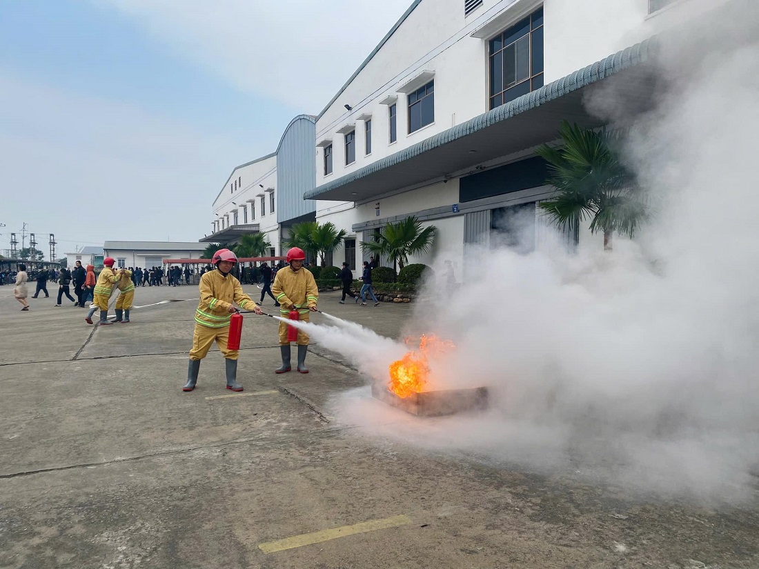 Thực tập phương án chữa cháy và cứu nạn, cứu hộ tại Nhà máy may công ty TNHH Haivina Kim Liên