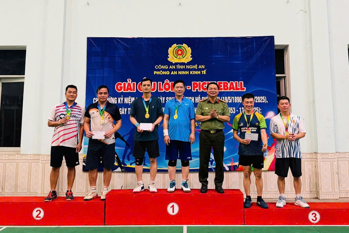 Giải cầu lông, pickleball chào mừng 72 năm ngày truyền thống lực lượng An ninh kinh tế