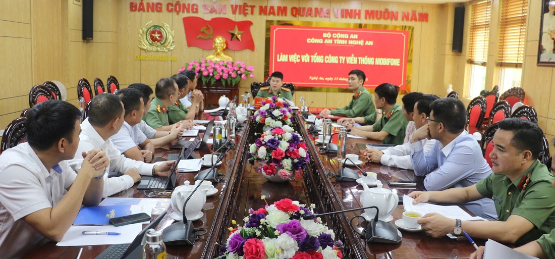 Toàn cảnh buổi làm việc