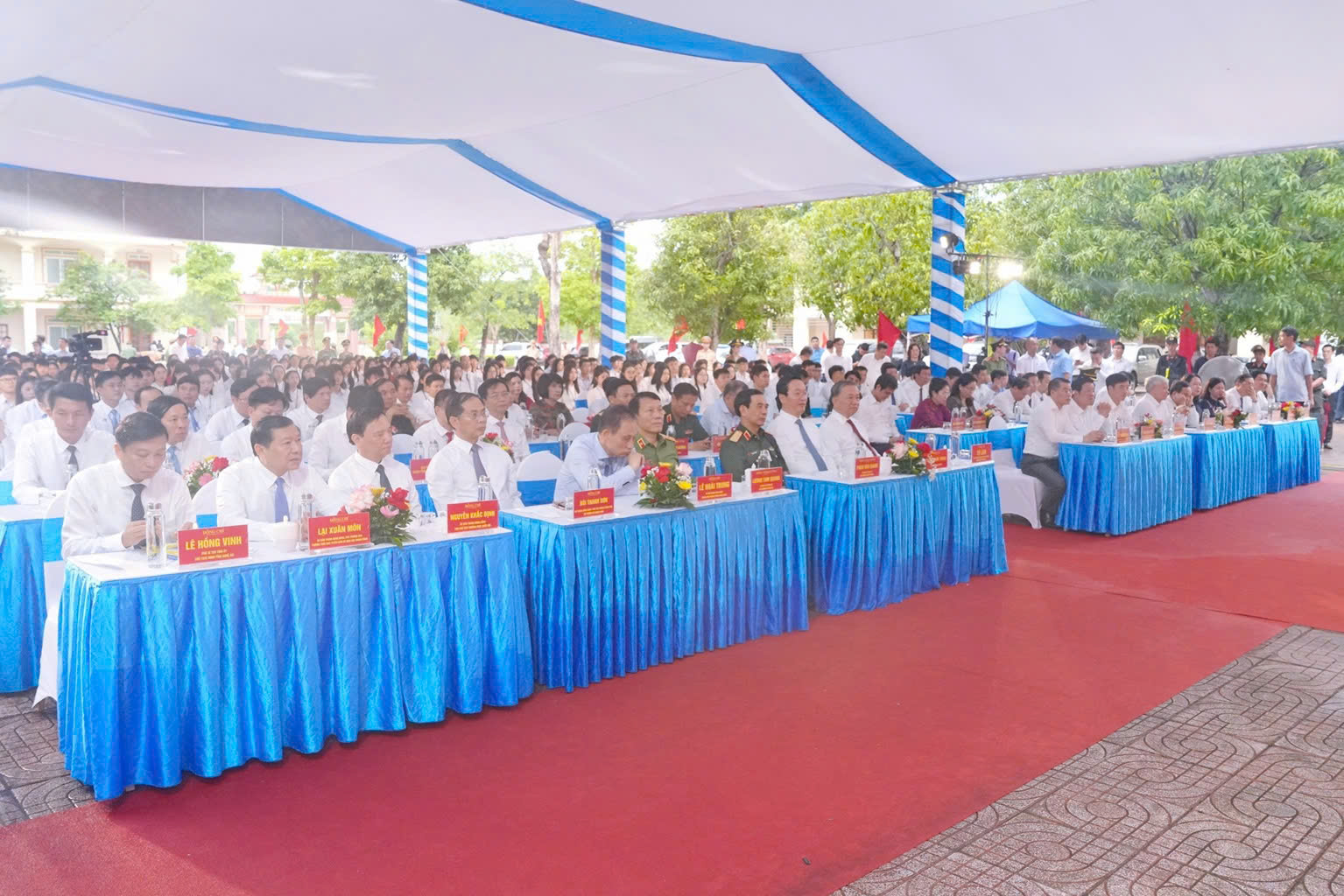 Đồng chí Tổng Bí thư Tô Lâm cùng đoàn công tác Trung ương, tỉnh Nghệ An tham dự chương trình