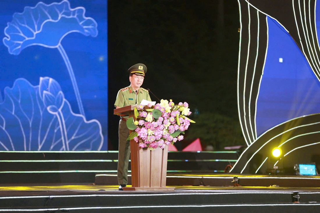 Đồng chí Thượng tướng Trần Quốc Tỏ, Thứ trưởng Bộ Công an phát biểu tại chương trình