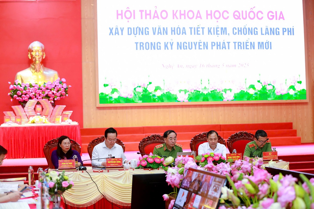 Các đồng chí chủ trì Hội thảo