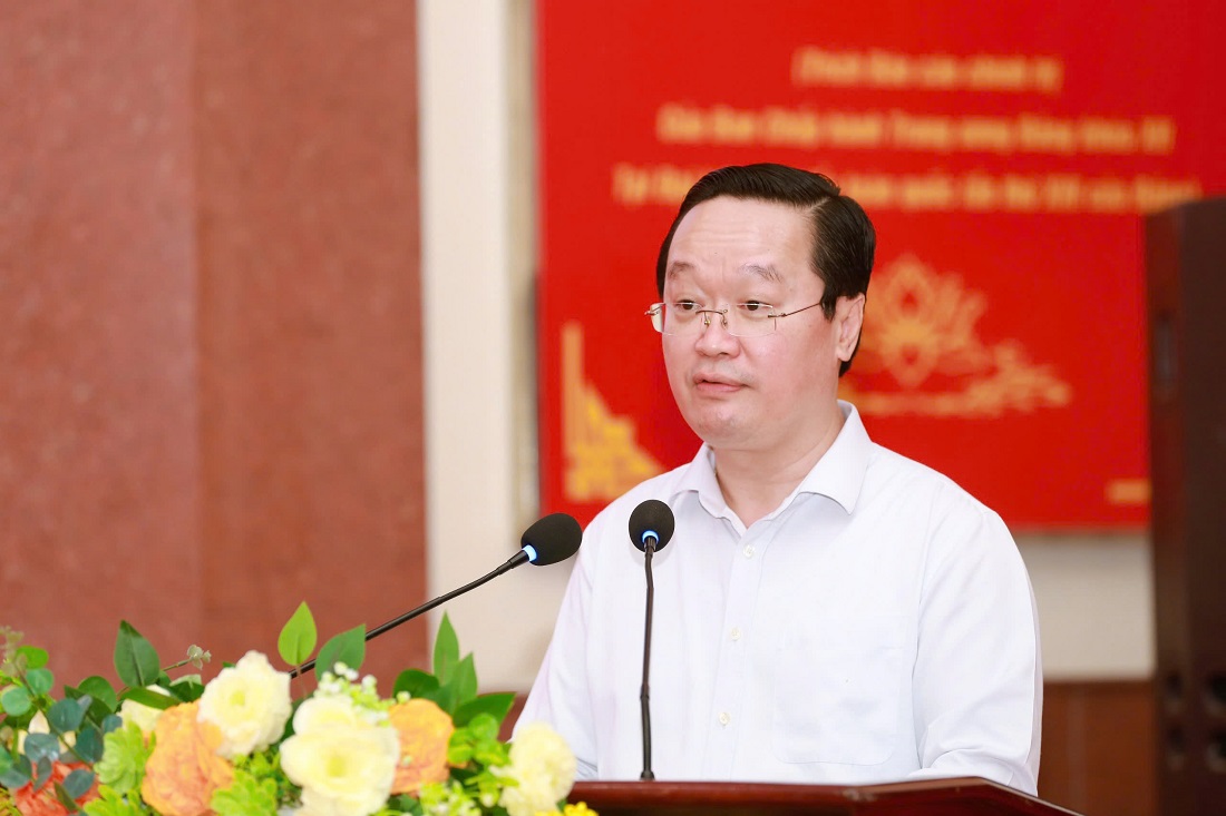 Đồng chí Nguyễn Đức Trung, Bí thư Tỉnh ủy Nghệ An phát biểu tại Hội thảo