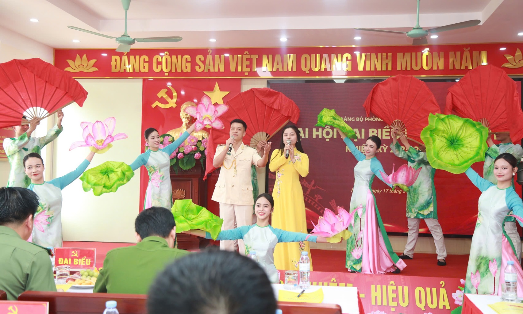 Văn nghệ chào mừng Đại hội