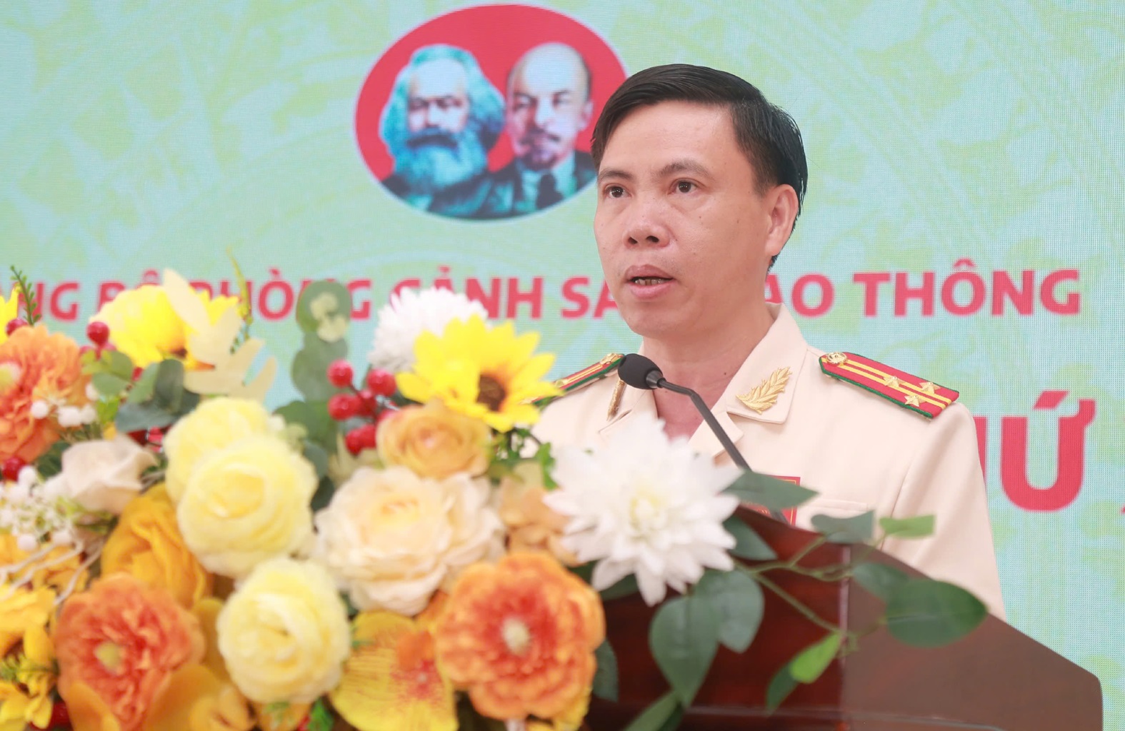 Thượng tá Lê Thanh Nghị, Bí thư Đảng ủy, Trưởng phòng CSGT phát biểu khai mạc Đại hội