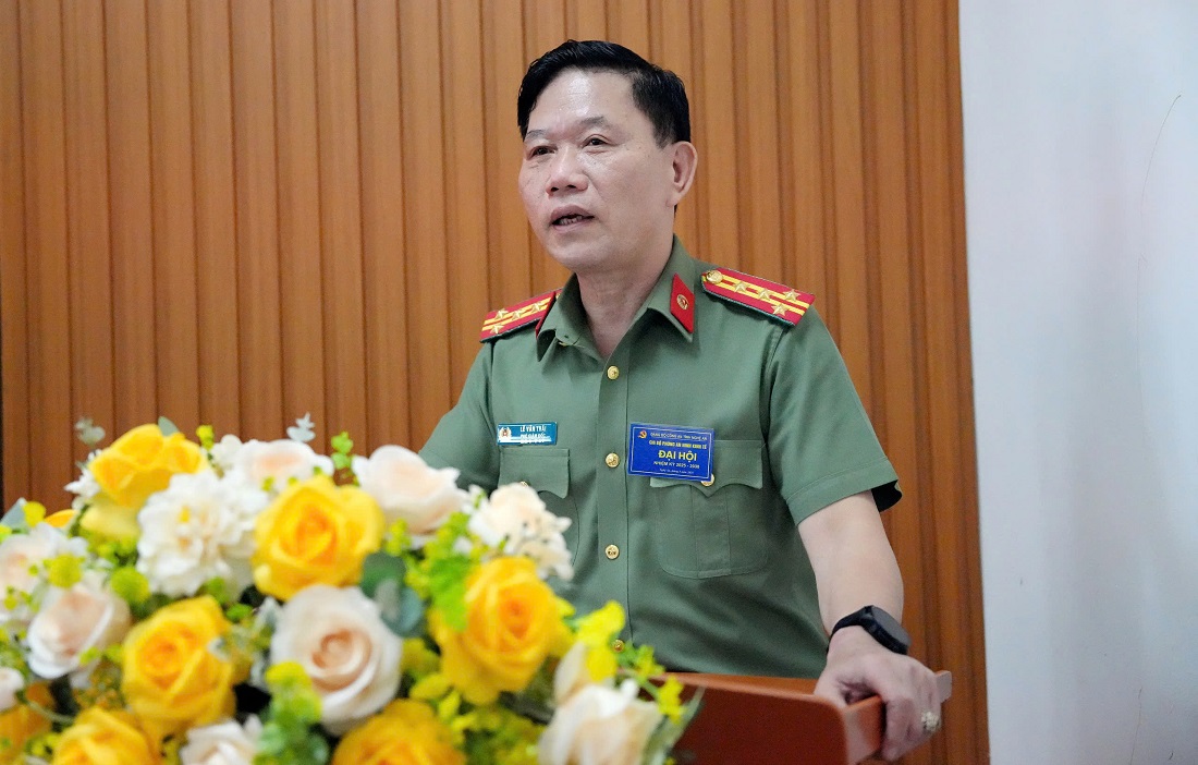 Đồng chí Đại tá Lê Văn Thái, Phó Giám đốc Công an tỉnh phát biểu chỉ đạo tại Đại hội