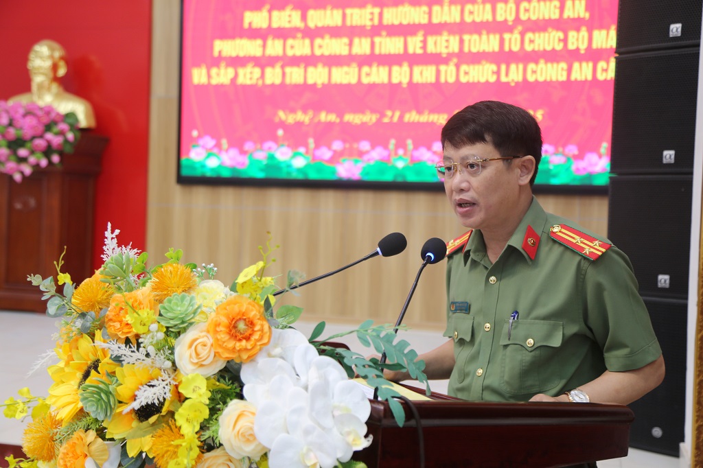 Đồng chí Trưởng phòng Tổ chức cán bộ quán triệt hướng dẫn của Bộ Công an, phương án của Công an tỉnh về kiện toàn tổ chức bộ máy và sắp xếp, bố trí đội ngũ cán bộ khi tổ chức lại Công an cấp xã 