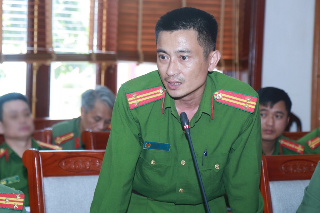 Đại diện Công an cấp xã phát biểu ý kiến