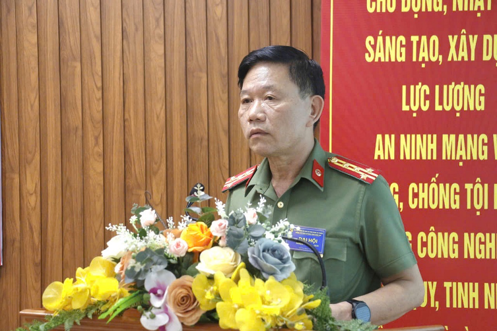 Đồng chí Đại tá Lê Văn Thái, Phó Giám đốc Công an tỉnh phát biểu chỉ đạo tại Đại hội