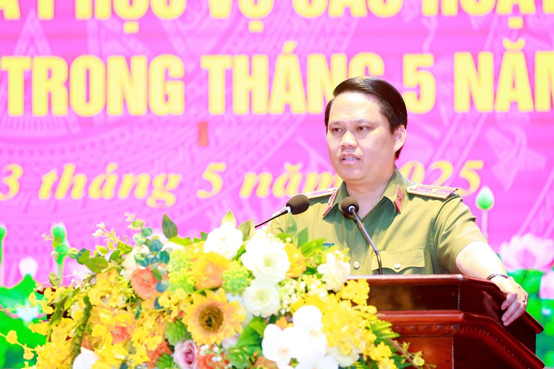 Đồng chí Thiếu tướng Bùi Quang Thanh, Ủy viên Ban Thường vụ Tỉnh ủy, Bí thư Đảng ủy, Giám đốc Công an tỉnh phát biểu tại Hội nghị