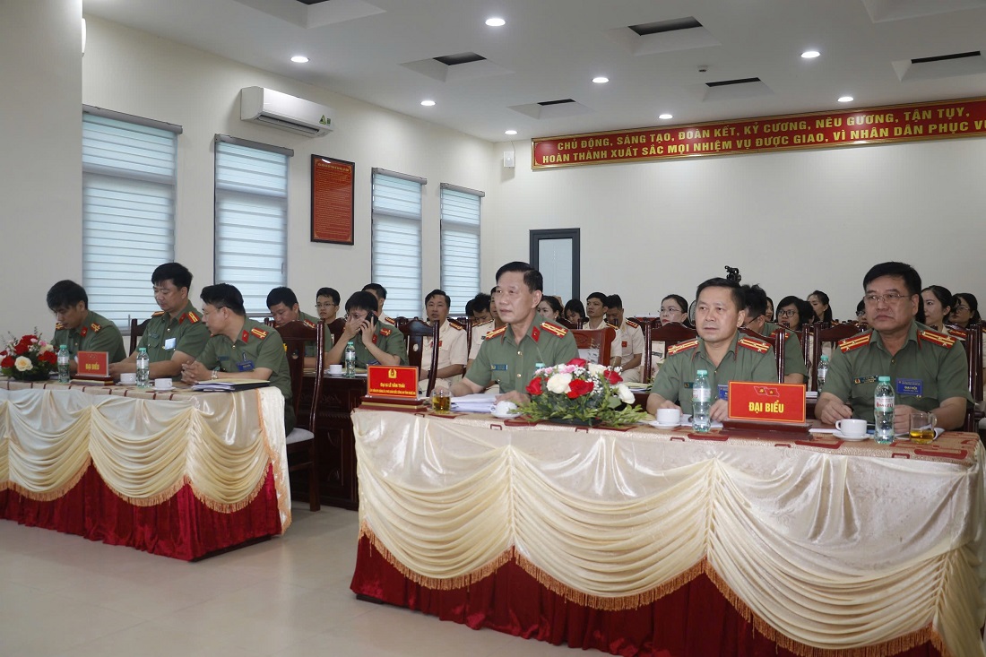 Các đại biểu tham dự