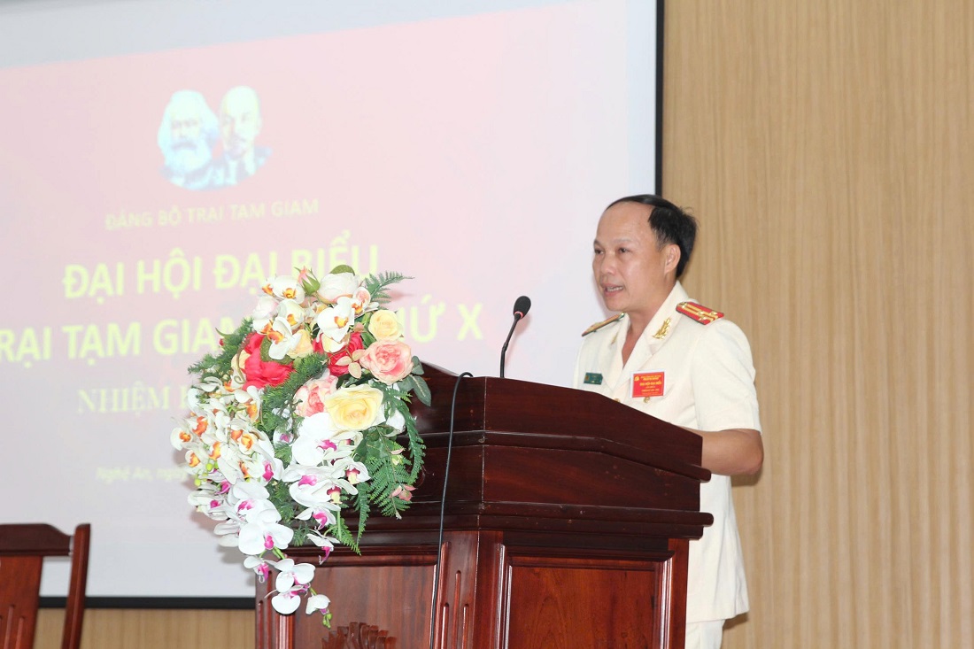 Đồng chí Thượng tá Phạm Anh Tuấn, Giám thị Trại Tạm giam phát biểu khai mạc Đại hội