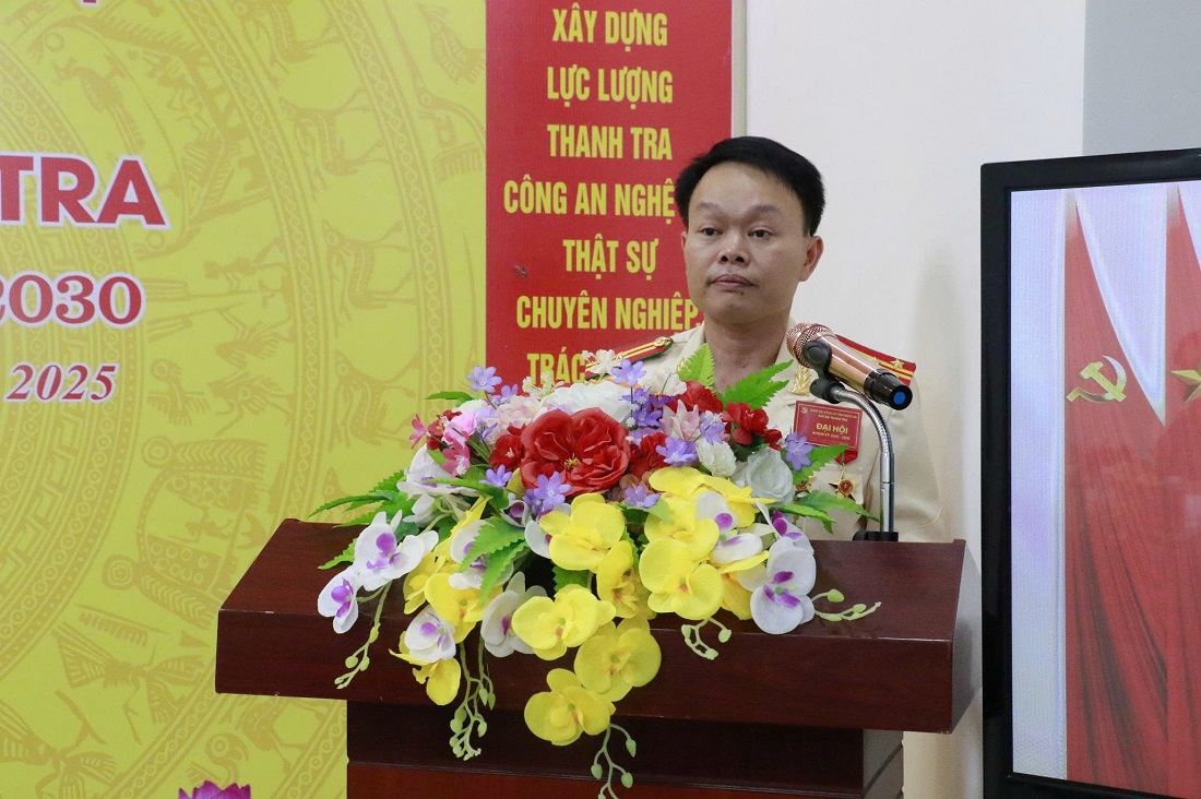 Đồng chí Thượng tá Chu Đăng Phan, Chánh Thanh tra phát biểu khai mạc Đại hội