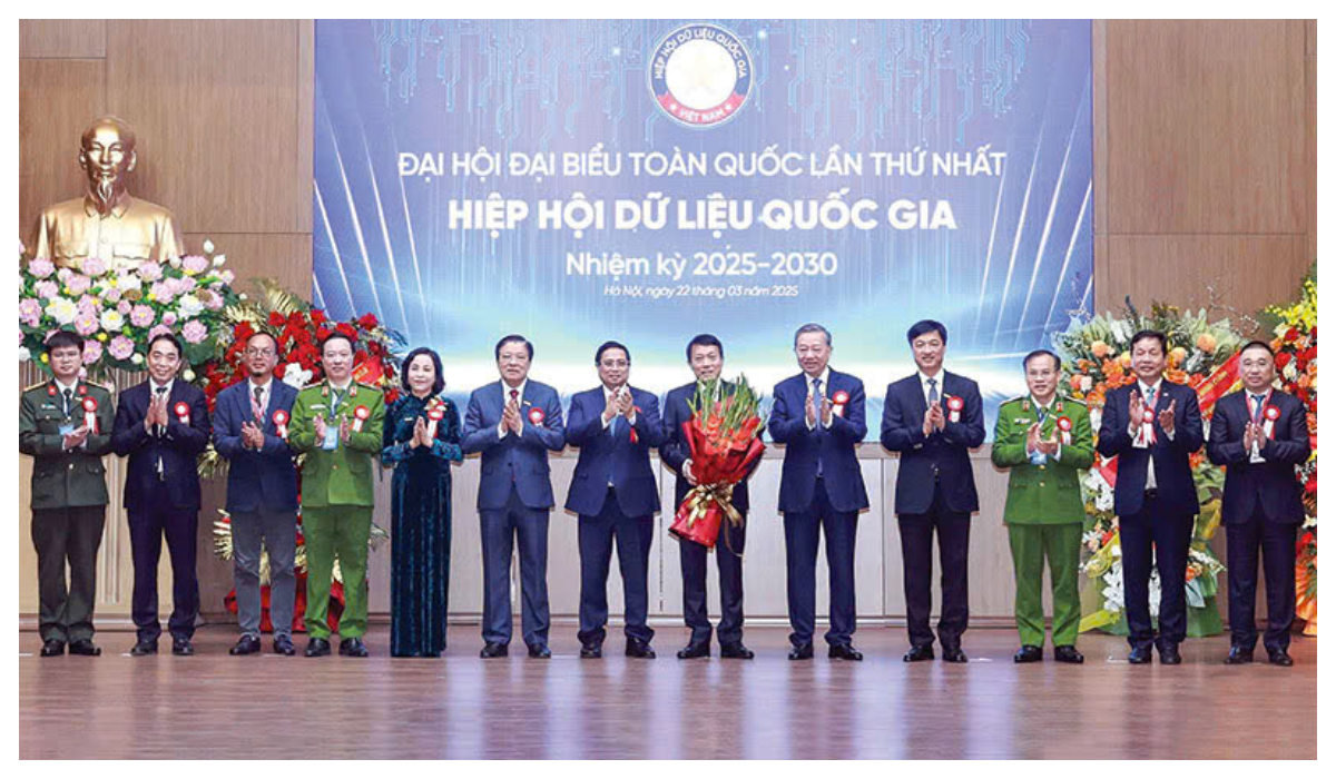 Lực lượng CAND khai mở kỷ nguyên mới với Đề án 06 và Nghị quyết 57