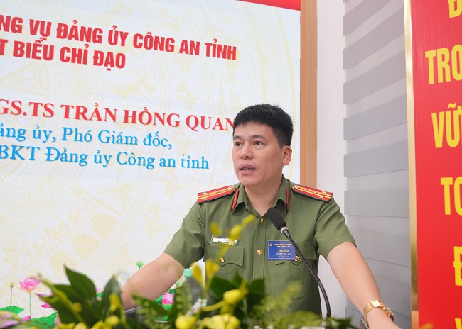           Đồng chí Đại tá Trần Hồng Quang, Phó Bí thư Đảng ủy, Phó Giám đốc Công an tỉnh phát biểu chỉ đạo Đại hội 