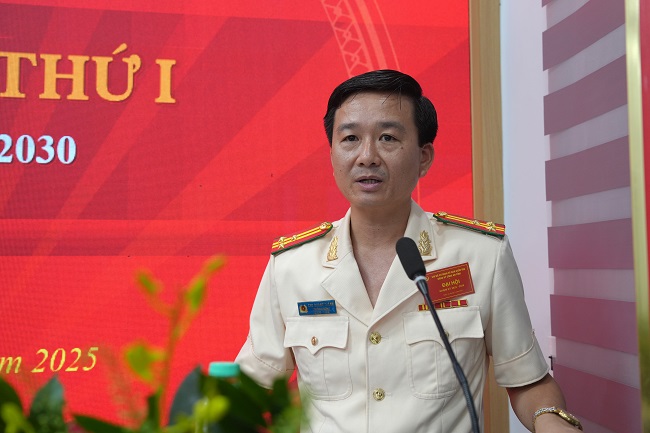 Đồng chí Thượng tá Chu Quang Thành, Phó Chủ nhiệm Thường trực UBKT Đảng ủy Công an tỉnh, Thủ trưởng Cơ quan UBKT phát biểu khai mạc Đại hội