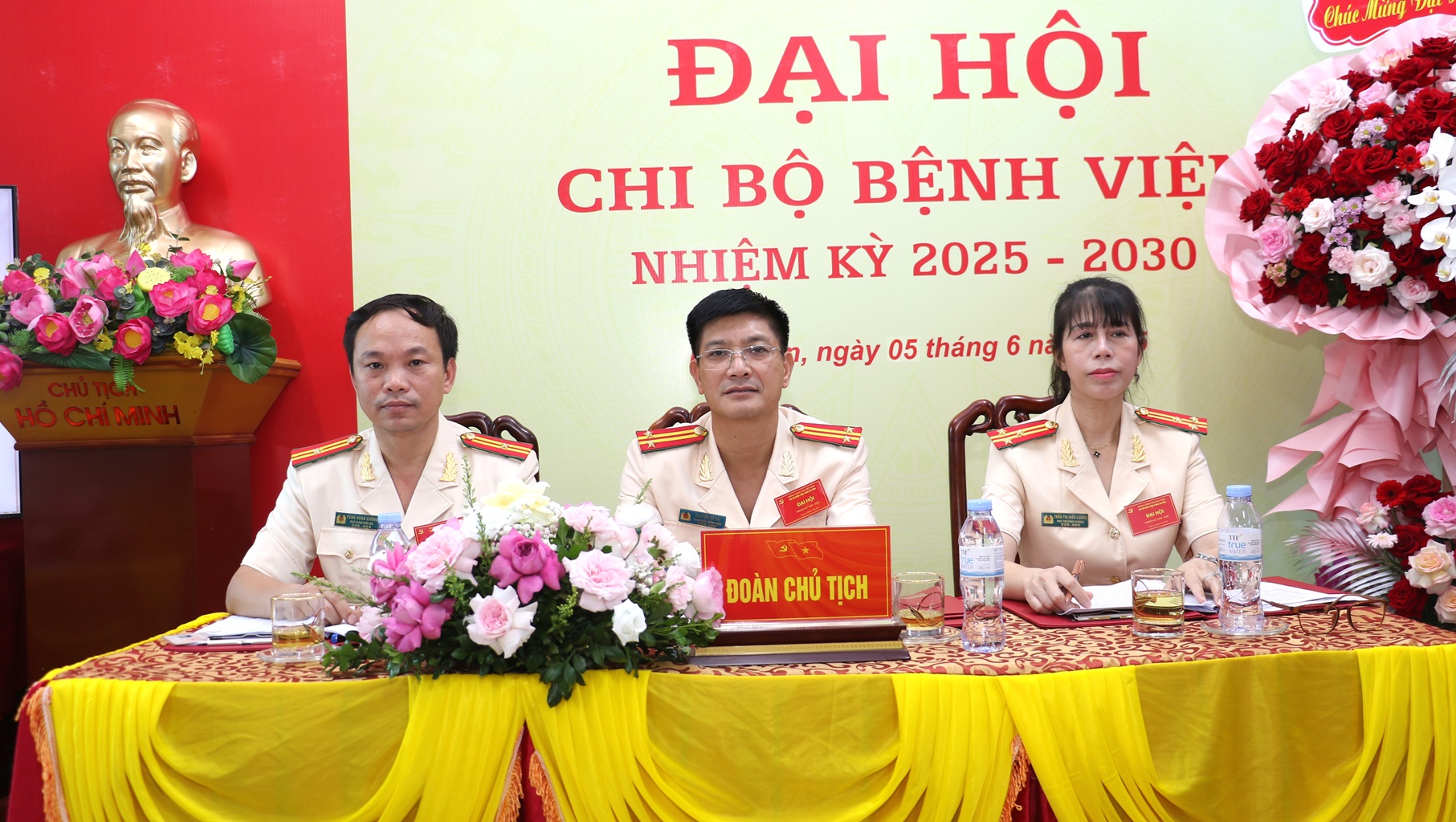 Đoàn Chủ tịch điều hành Đại hội