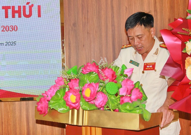 Đồng chí Thượng tá Nguyễn Xuân Thái - Trưởng phòng Kỹ thuật nghiệp vụ và Ngoại tuyến phát biểu