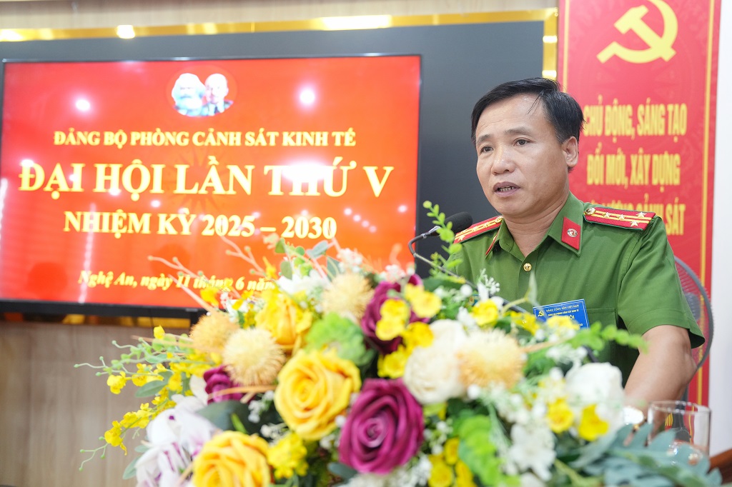 Đồng chí Đại tá Nguyễn Duy Thanh, Phó Giám đốc Công an tỉnh phát biểu chỉ đạo tại Đại hội