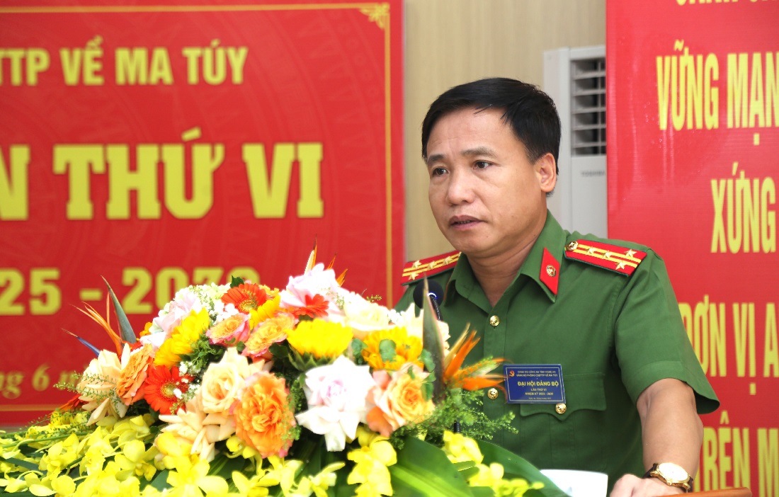 Đồng chí Đại tá Nguyễn Duy Thanh, Phó Giám đốc Công an tỉnh phát biểu chỉ đạo tại Đại hội