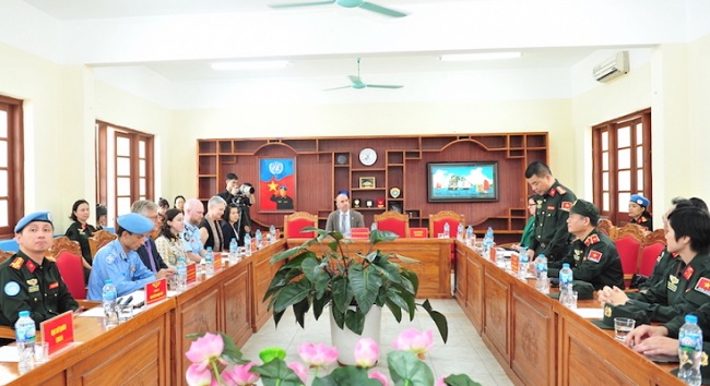 Đoàn công tác của Liên hợp quốc do ông Jean-Pierre Lacroix dẫn đầu đã có buổi làm việc với Văn phòng Thường trực Bộ Công an về gìn giữ hòa bình Liên hợp quốc và Đơn vị Cảnh sát gìn giữ hòa bình số 1