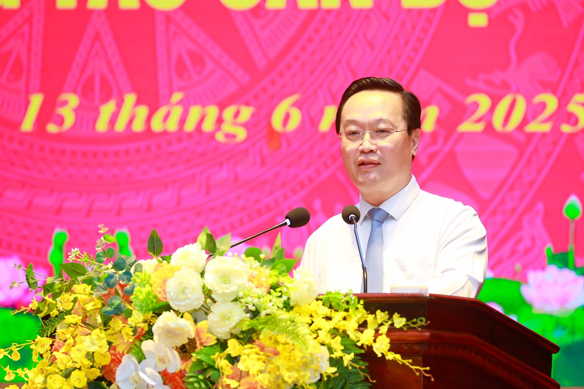 Đồng chí Nguyễn Đức Trung, Bí thư Tỉnh ủy phát biểu tại buổi lễ