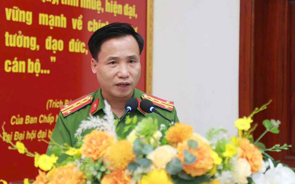 Đồng chí Đại tá, Thạc sĩ Nguyễn Duy Thanh, Phó Giám đốc Công an tỉnh Nghệ An phát biểu chào mừng và khai mạc Hội thảo