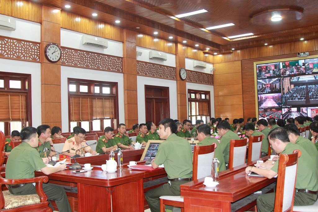 Tại điểm cầu Công an tỉnh Nghệ An 