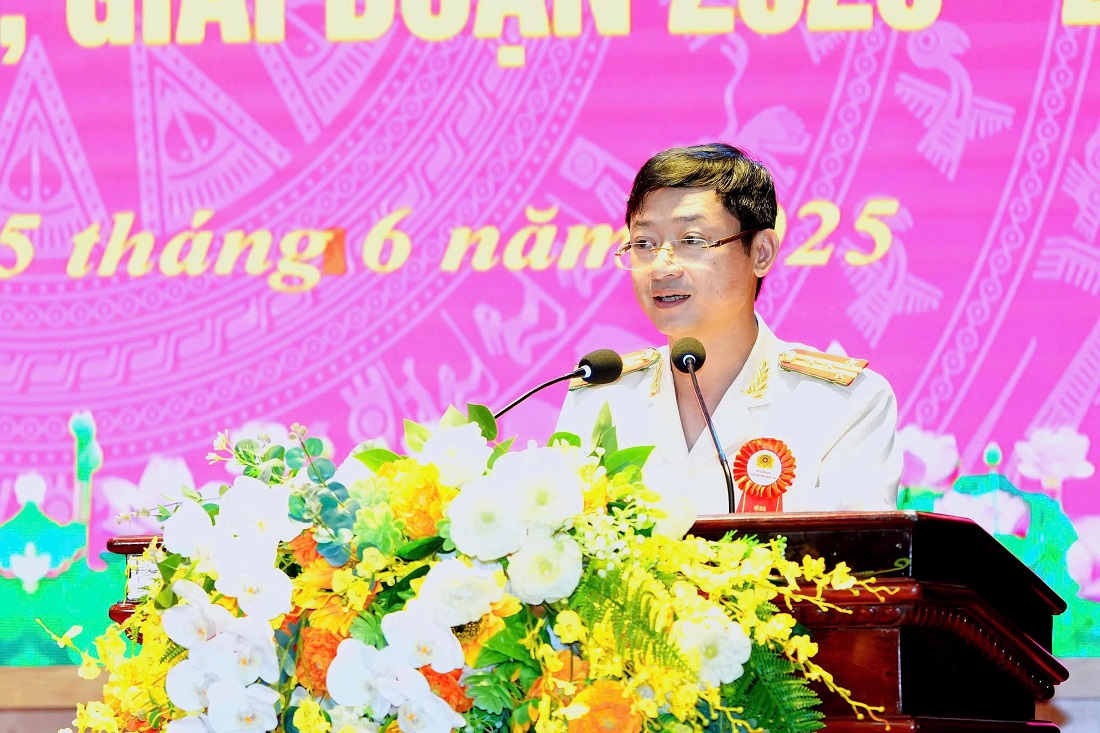 Đồng chí Đại tá Trần Ngọc Tuấn, Phó  Giám đốc Công an tỉnh điều hành phần tham luận