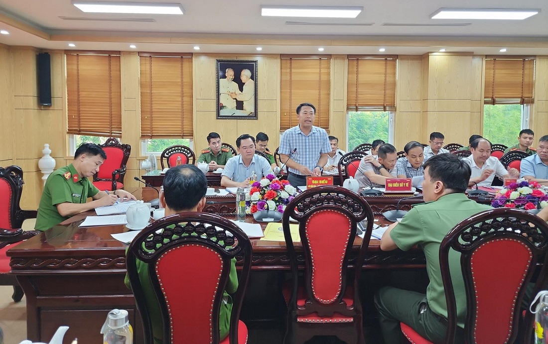 Các đại biểu phát biểu tại hội nghị