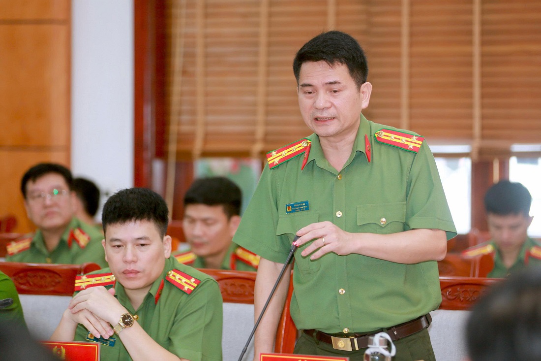 Đồng chí Đại tá Phan Văn Bé, Phó Chánh Thanh tra Bộ Công an phát biểu