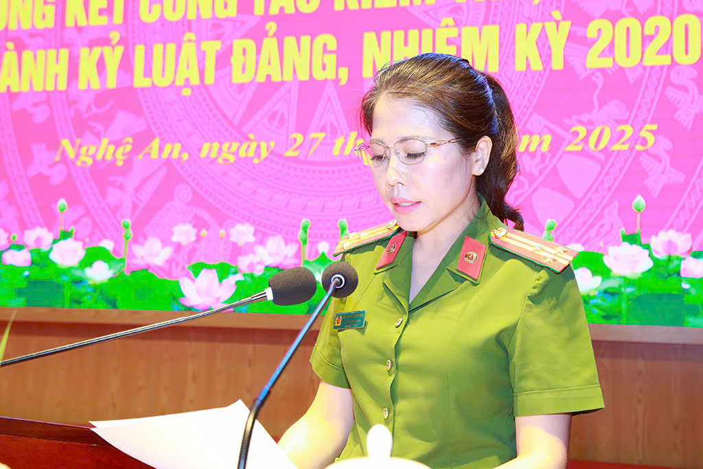 Đại diện các đảng bộ, chi bộ phát biểu tham luận tại Hội nghị