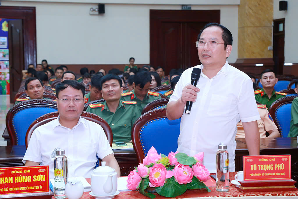 Đồng chí Võ Trọng Phú - Phó Giám đốc Sở Khoa học Công Nghệ phát hiểu đánh giá phầm mềm “Quản lý công tác kiểm tra, giám sát, thi hành kỷ luật Đảng”