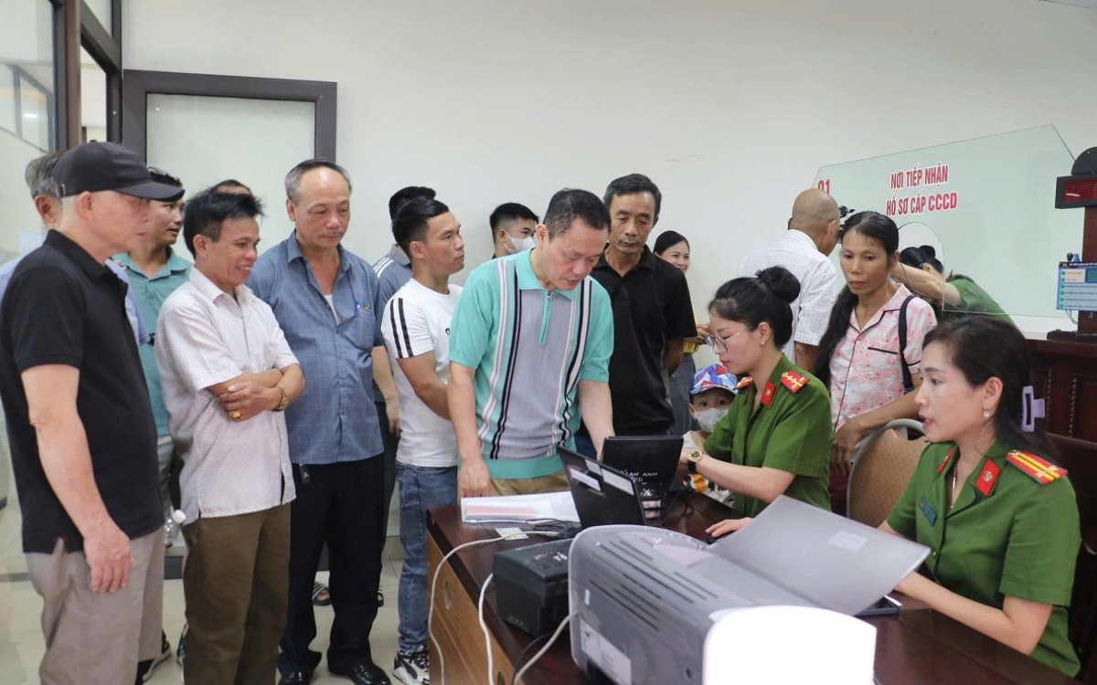 Công an Nghệ An bố trí điểm thu nhận căn cước và cấp tài khoản định danh điện tử