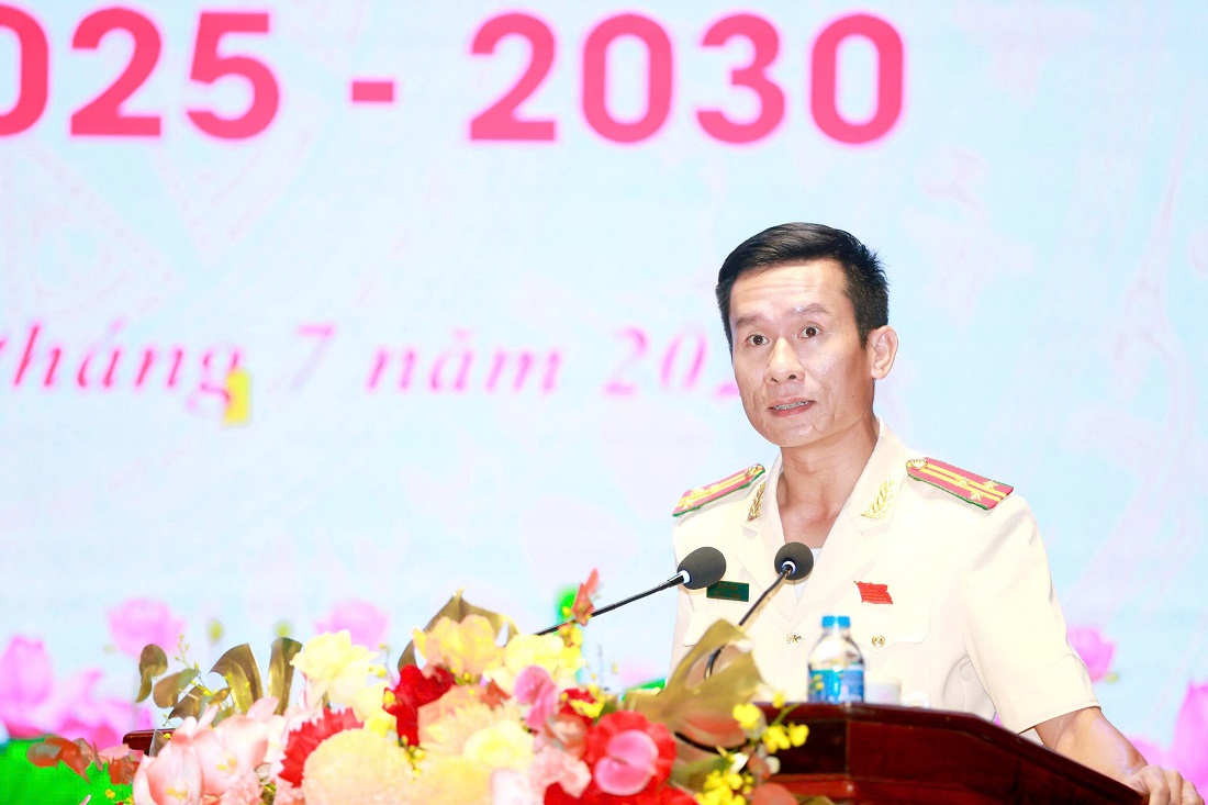 Các đại biểu tham luận tại Đại hội