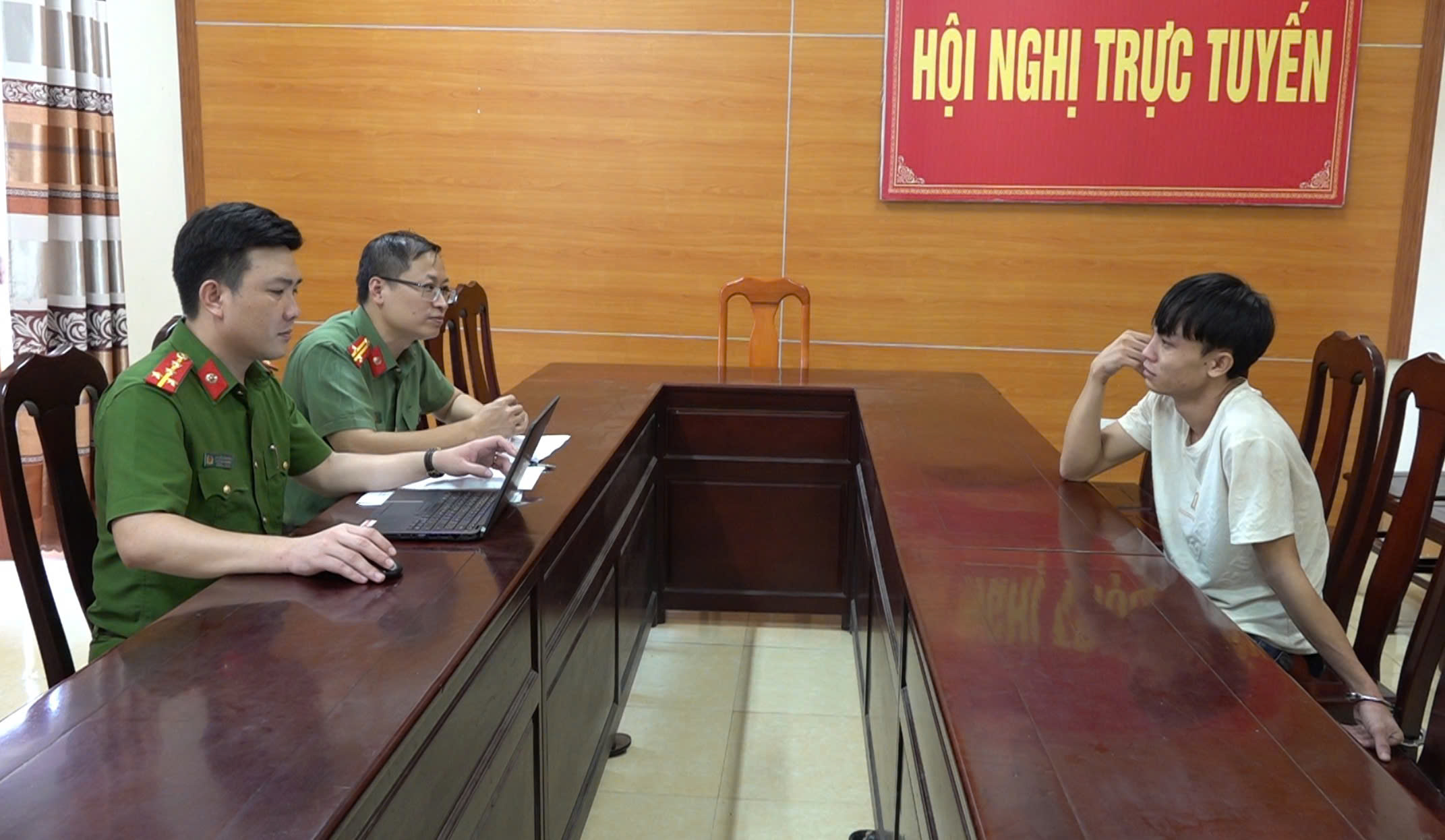 Cơ quan Công an lấy lời khai Nguyễn Văn Giang