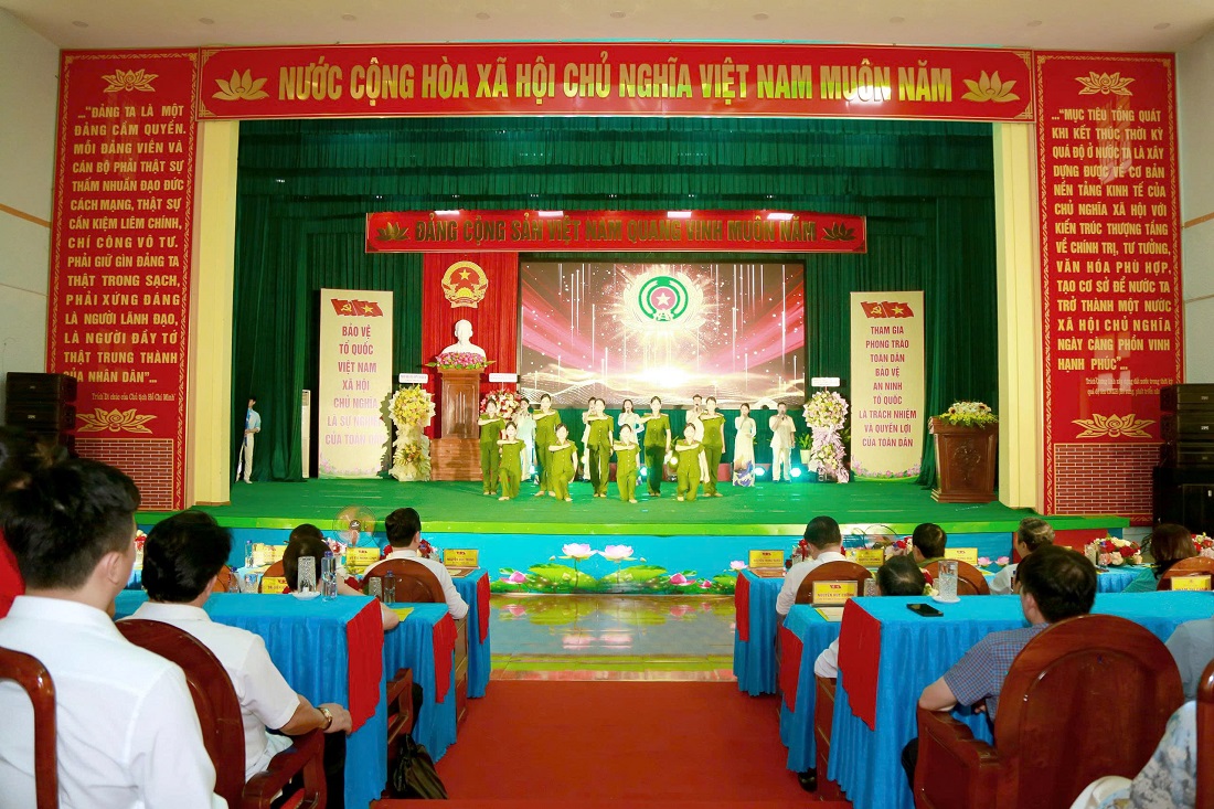 Chương trình văn nghệ chào mừng Ngày hội