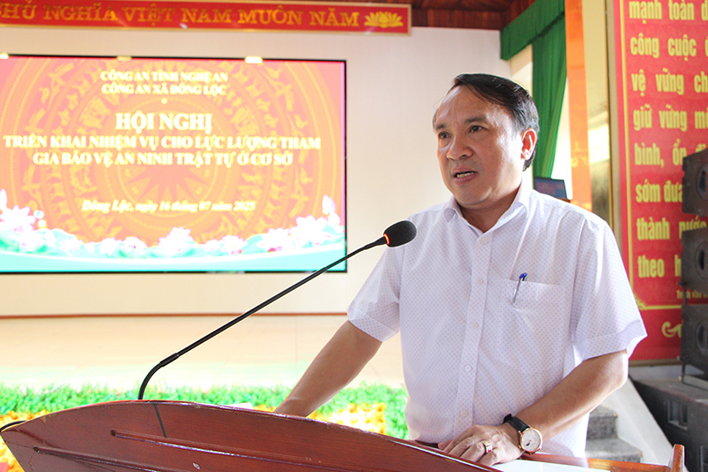 Đồng chí Dương Đình Chỉnh, Tỉnh ủy viên, Bí thư Đảng ủy, Chủ tịch HĐND xã phát biểu tại Hội nghị