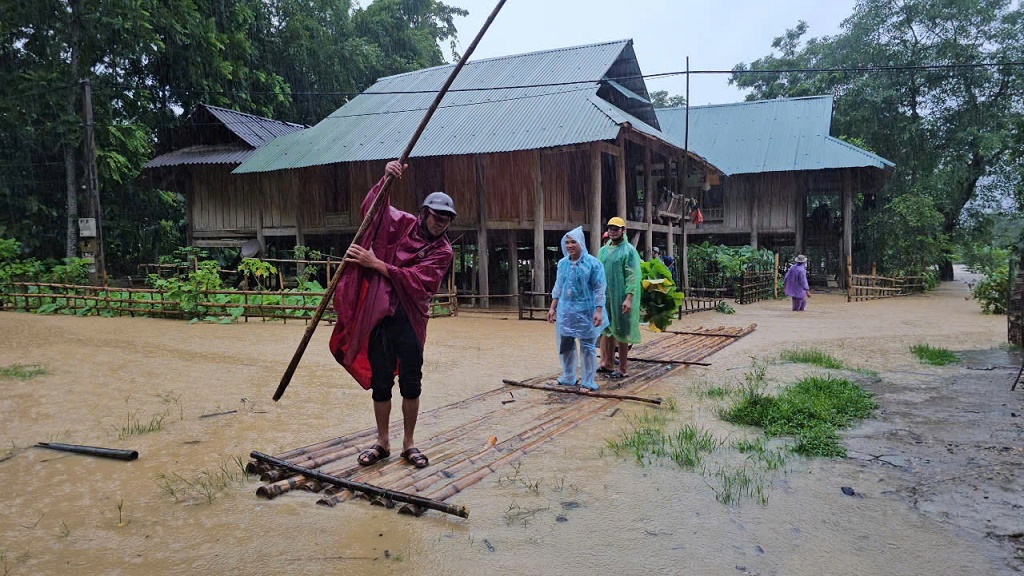 Hình ảnh tại xã Mỹ Lý, tỉnh Nghệ An vào chiều và tối 22/7/2025